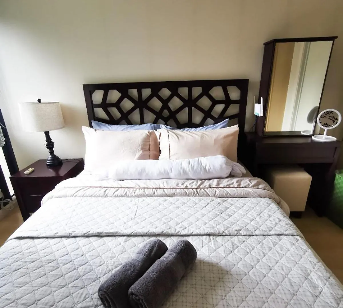 Spacious 1Br Apt Near Nightlife And Business Center In Makati Manila Filippinerne